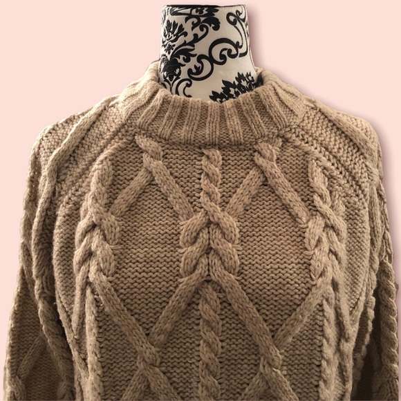 H&M Oversized Cable Knit Sweater - Picture 3 of 5